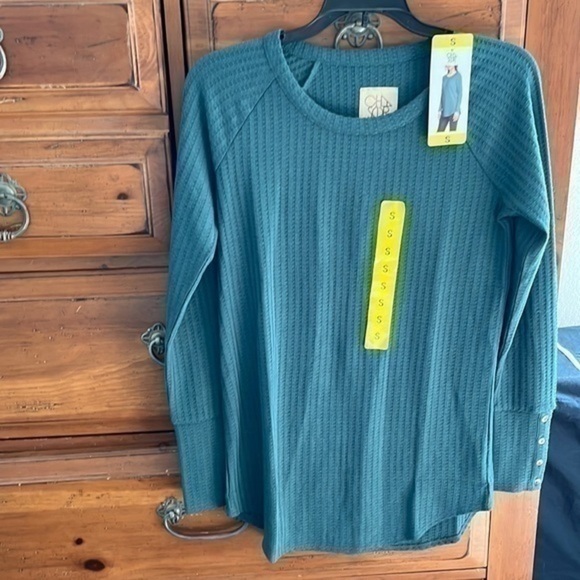 Chaser Tops - Chaser Women’s pine green top size small NWT